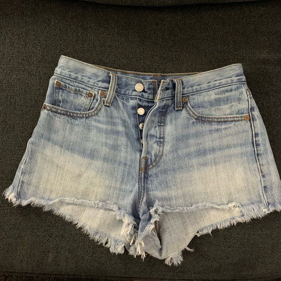 Levi’s jean cut off shorts - Picture 1 of 3